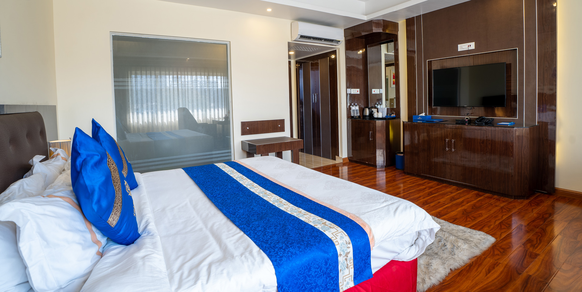 Super Deluxe King Room