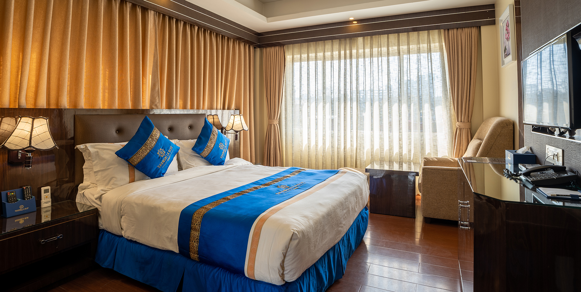 Deluxe Queen Room